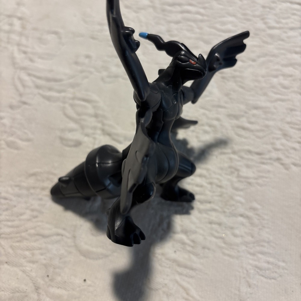 Zekrom 2011 McDonald's Pokémon Nintendo Toy Figure McDonalds